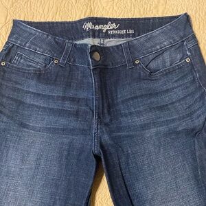 Wrangler Women’s Straight Leg Jeans